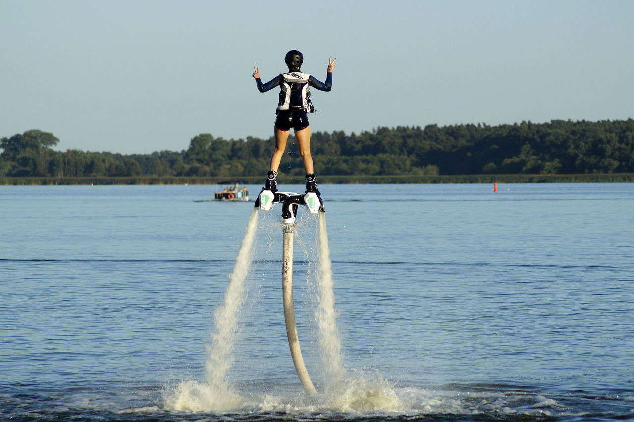Do like Iron Man and fly over the water on a Flyboard©!